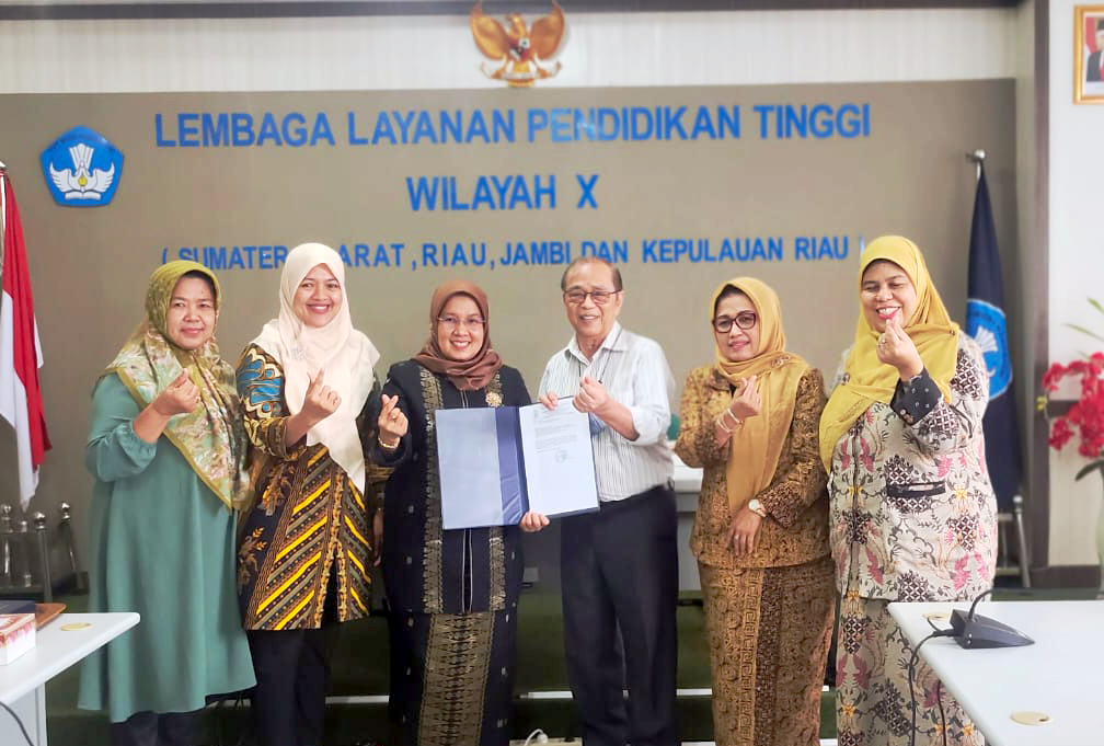 Read more about the article Penyerahan SK Program Studi Baru Sarjana Terapan (S.Tr) Manajemen Informasi Kesehatan (Rekam Medis)