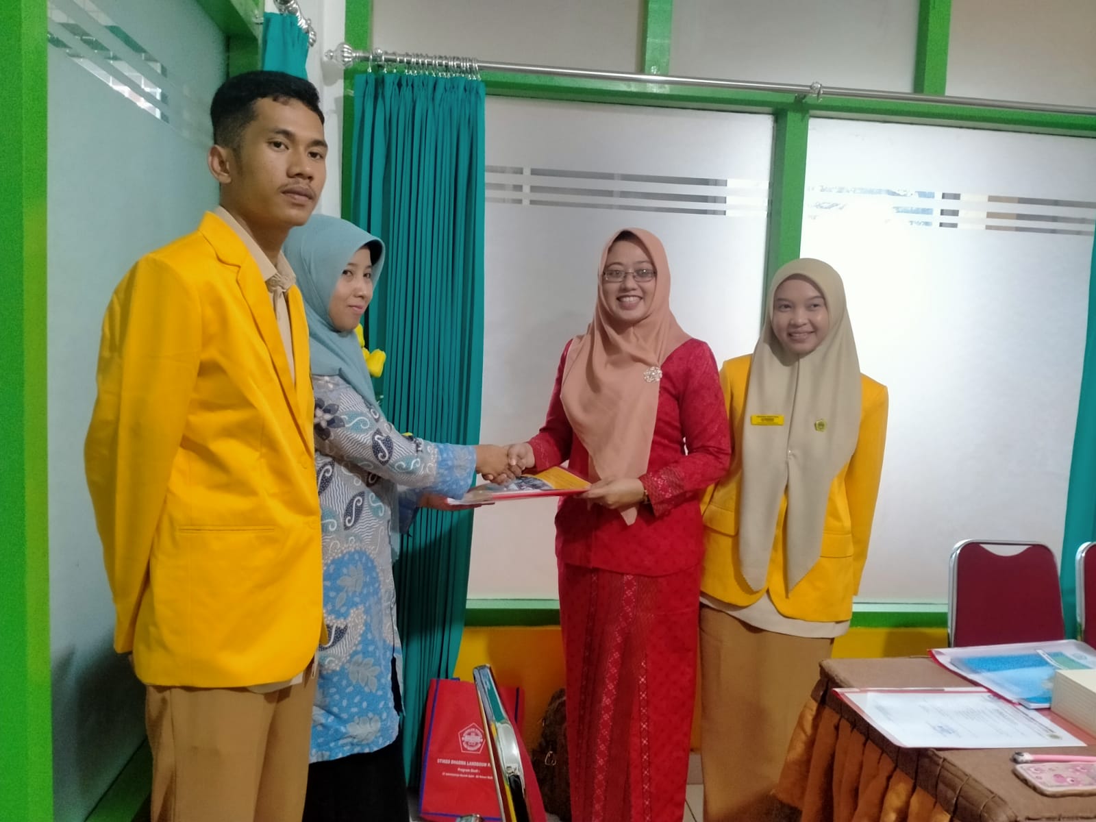Serah Terima Mahasiswa PKL 2 Dengan RSU Aisyiyah Padang